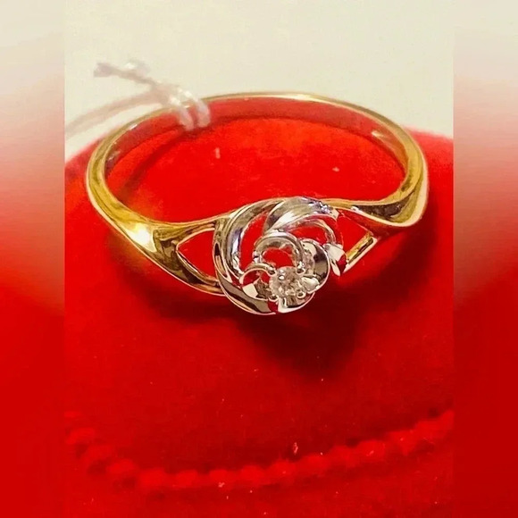 🌺 14 K Gold Ring 💍 with Diamond  💎 Rose 🌹 design 🌺 - Picture 1 of 8